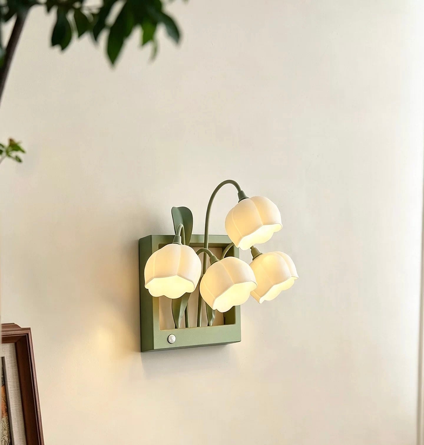 USB-Charging Magnetic Lily-of-the-Valley Automatic Sensor Wall Light(Free shipping, no customs duties)