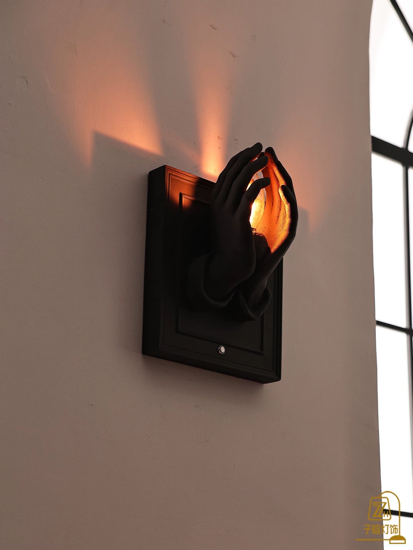 Praying Hands Wall Art Lamp – LED Ambient Wall Light & Table Lamp Decor