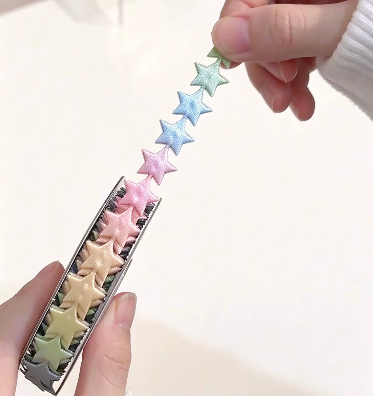 1.5-meter Gradient-Colored Knitted Star Ribbon