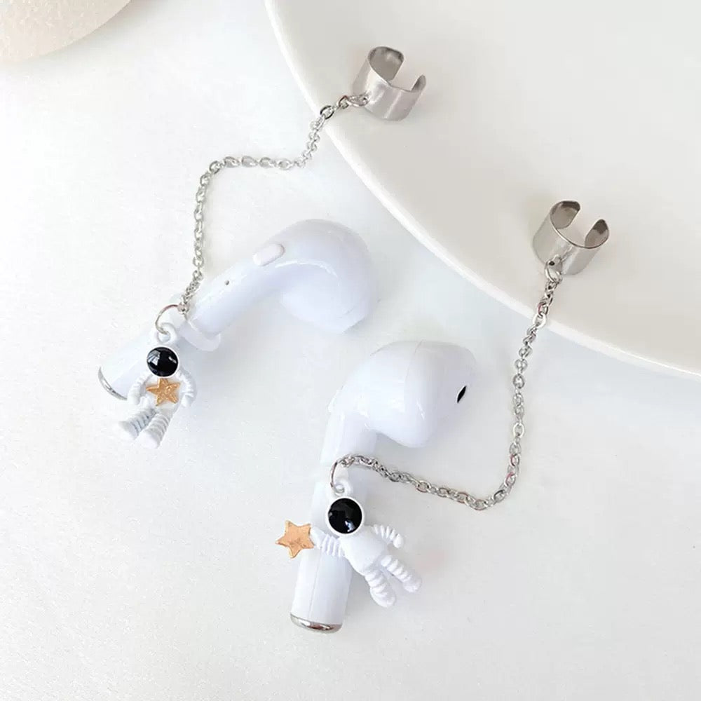 Astronaut Anti-Loss Earphone Chain Set – Magnetic Necklace + Clip-On Ear Cuff (No Piercing Needed)