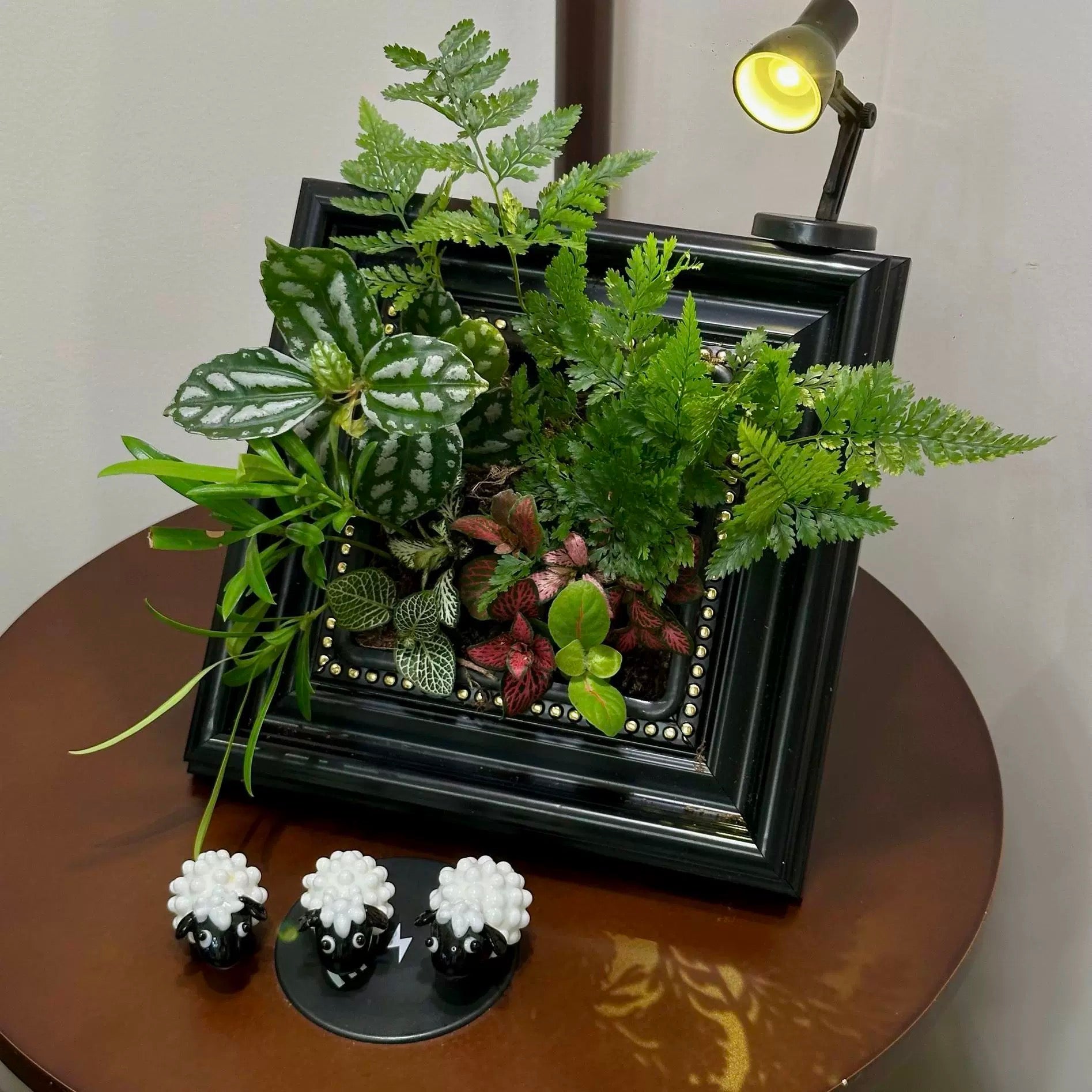 Oil Painting Picture Frame and Flower Pot with a Free Night Light