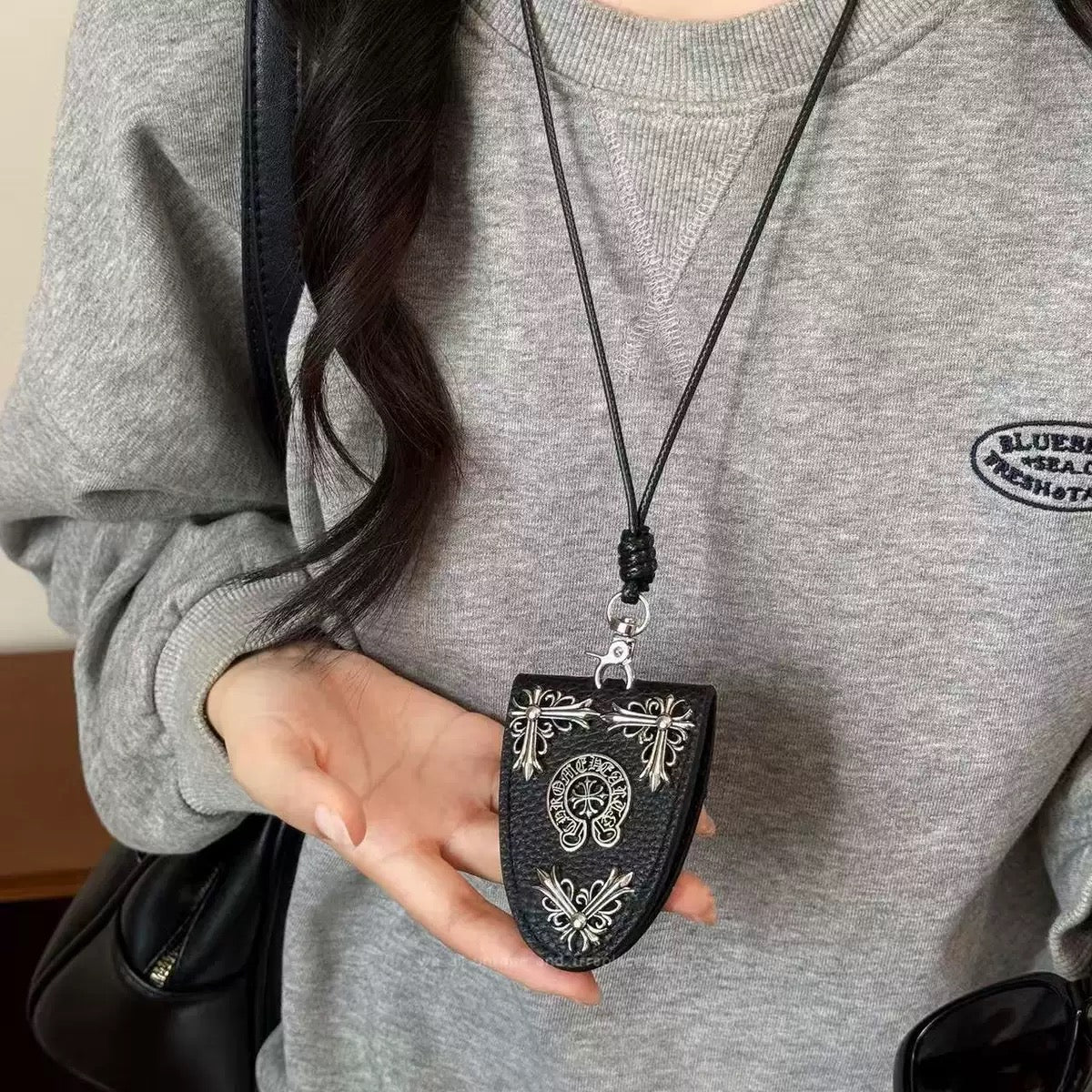 2PCS Gothic Magnetic Glasses Holder Necklace & Keychain
One Price. Two Unique Styles