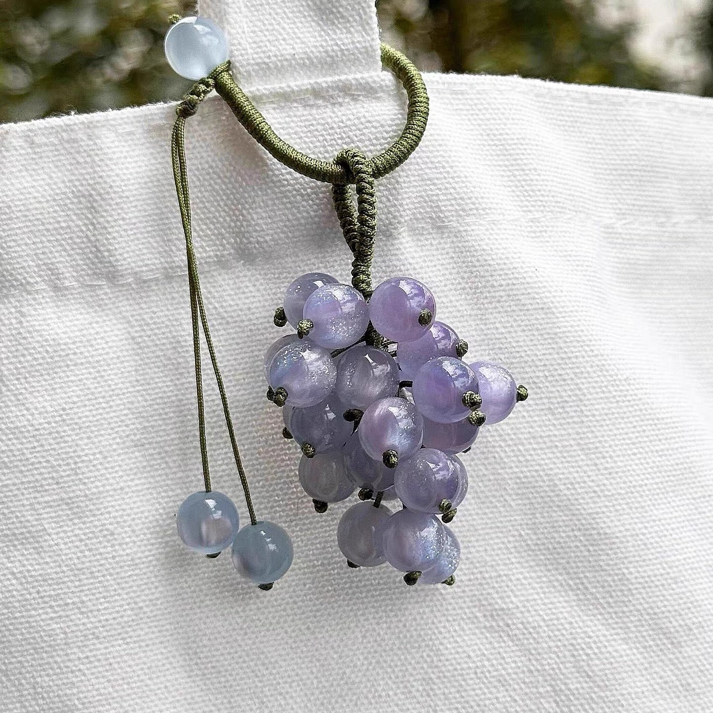 UV Color-Changing Grape Bracelet – 1 Finished Piece + FREE DIY Kit Included