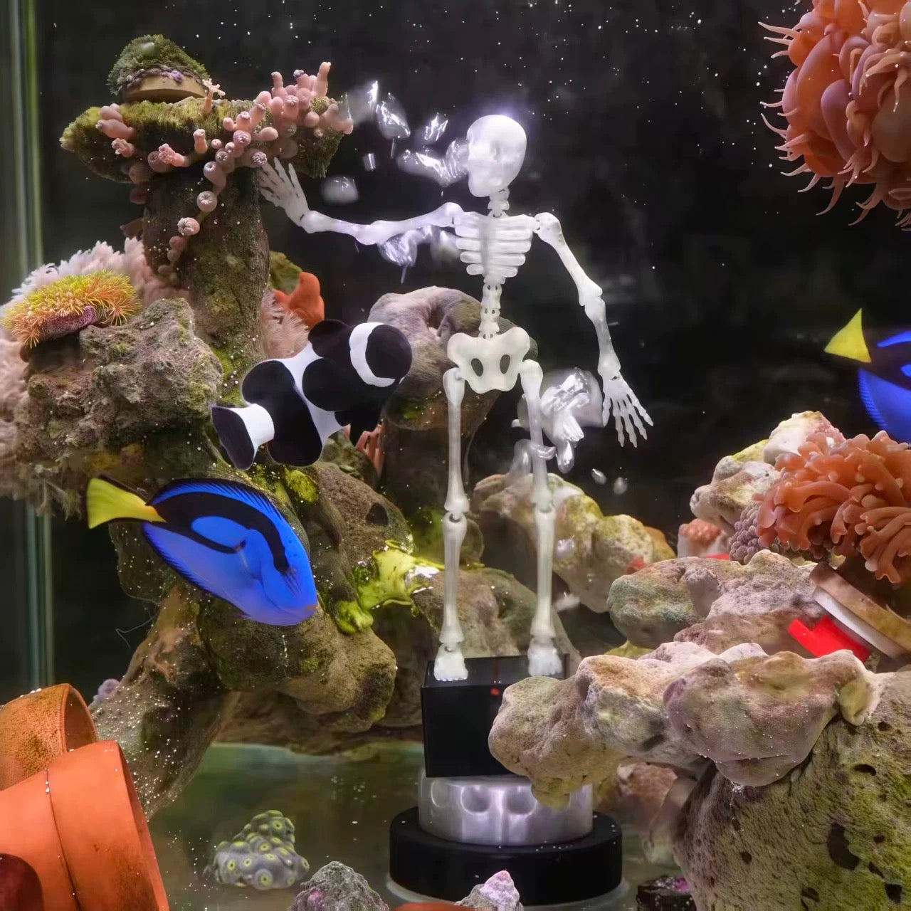 Bubble Dancing Skeleton Aquarium Ornament – Air Powered Fish Tank Decoration