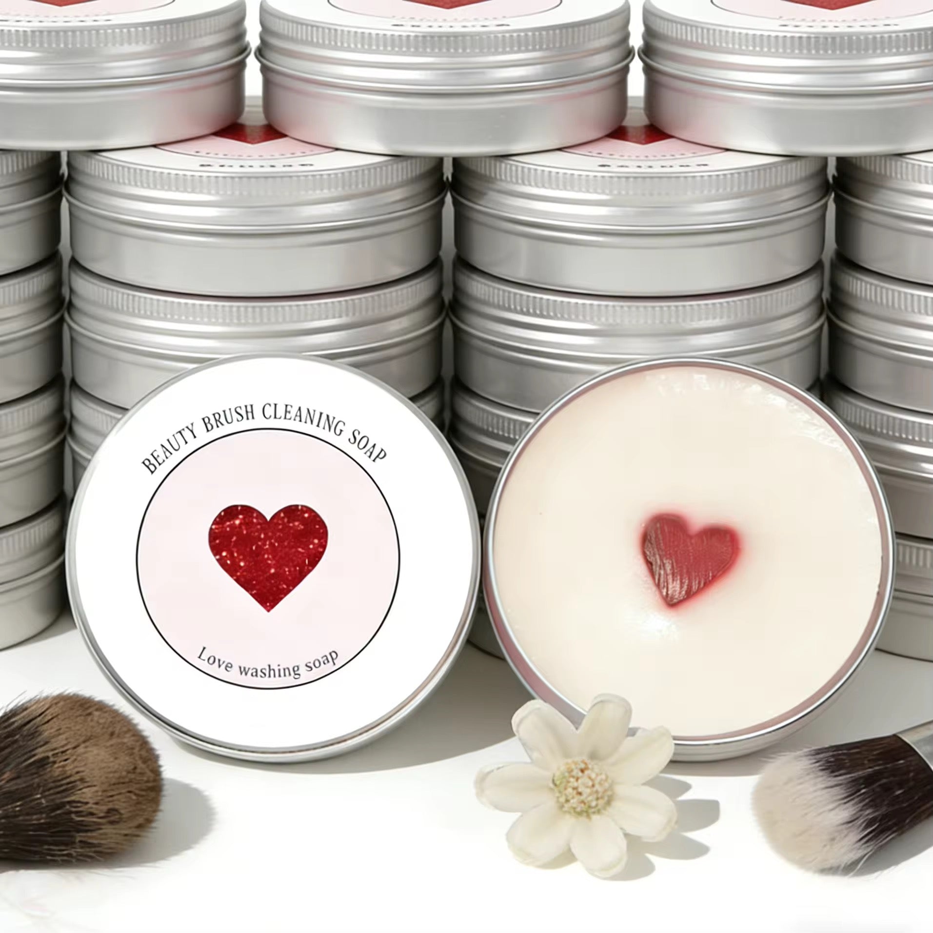 Solid cleansing soap, specially designed for cleaning makeup brushes and beauty tools(Buy one, get one free)