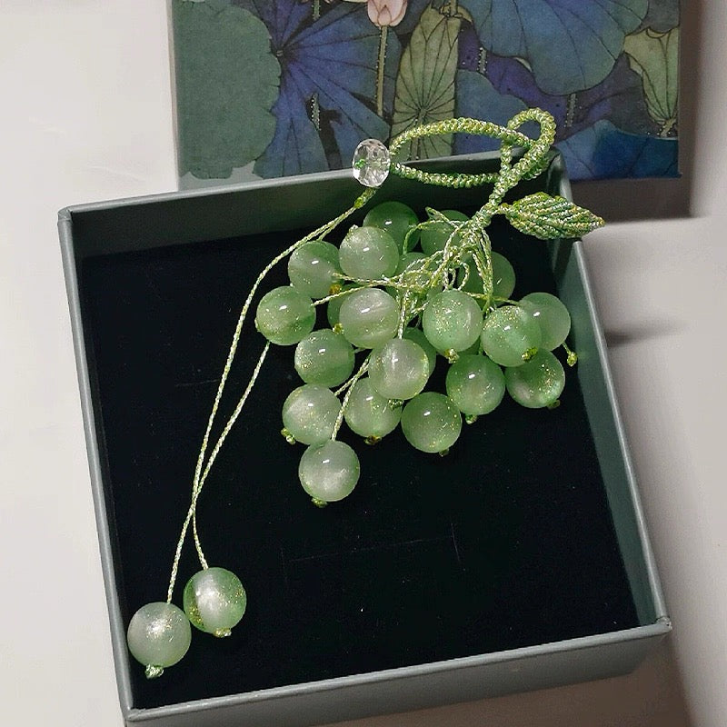 UV Color-Changing Grape Bracelet – 1 Finished Piece + FREE DIY Kit Included
