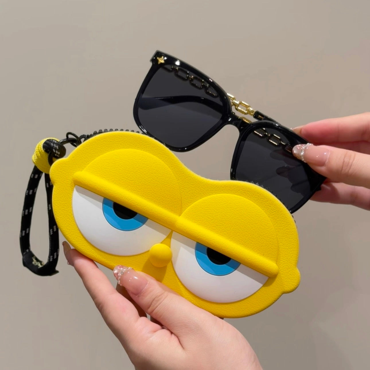 SpongeBob SquarePants Sunglasses Organizer