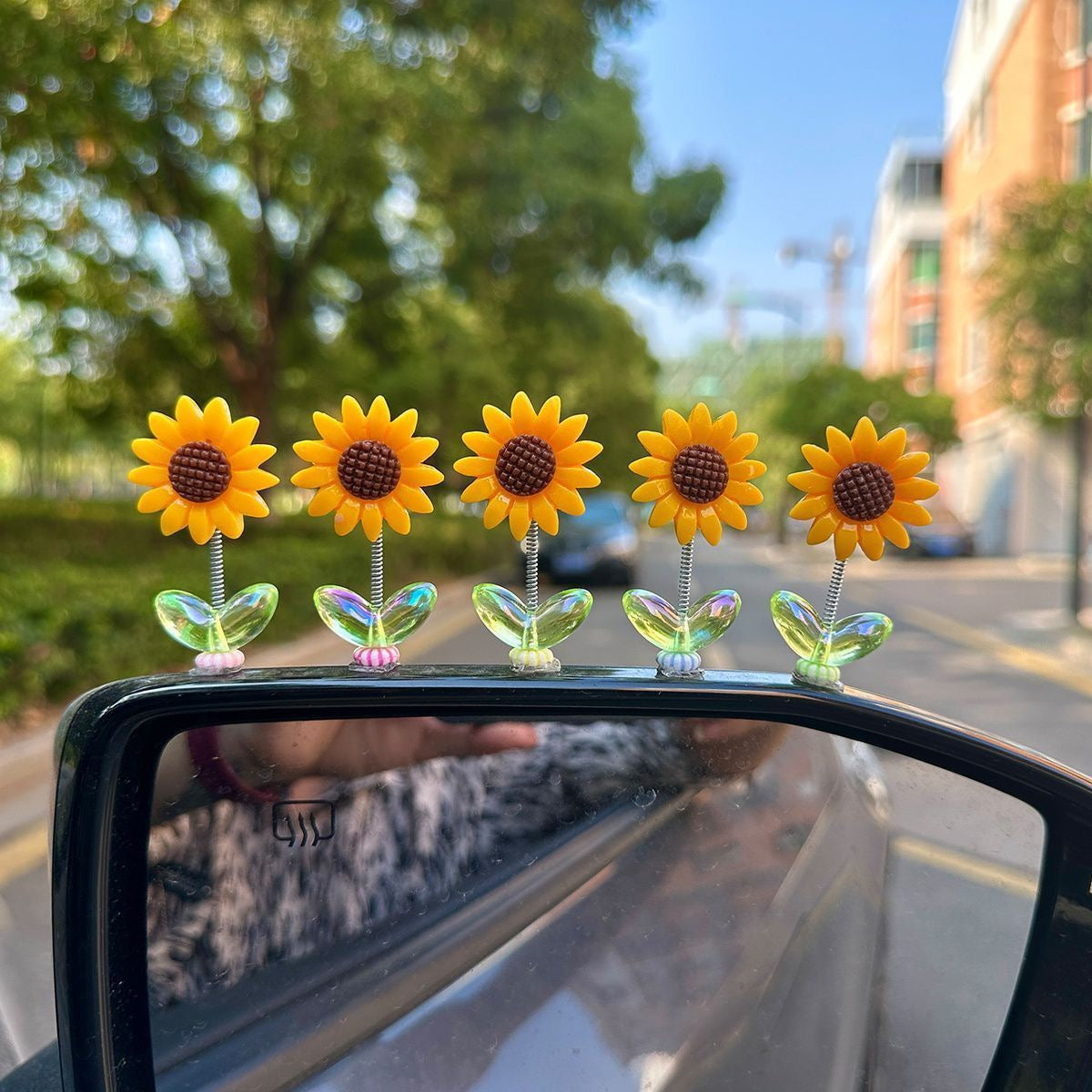 Swinging Sunflowers come in packs of 6 (buy one get one free)