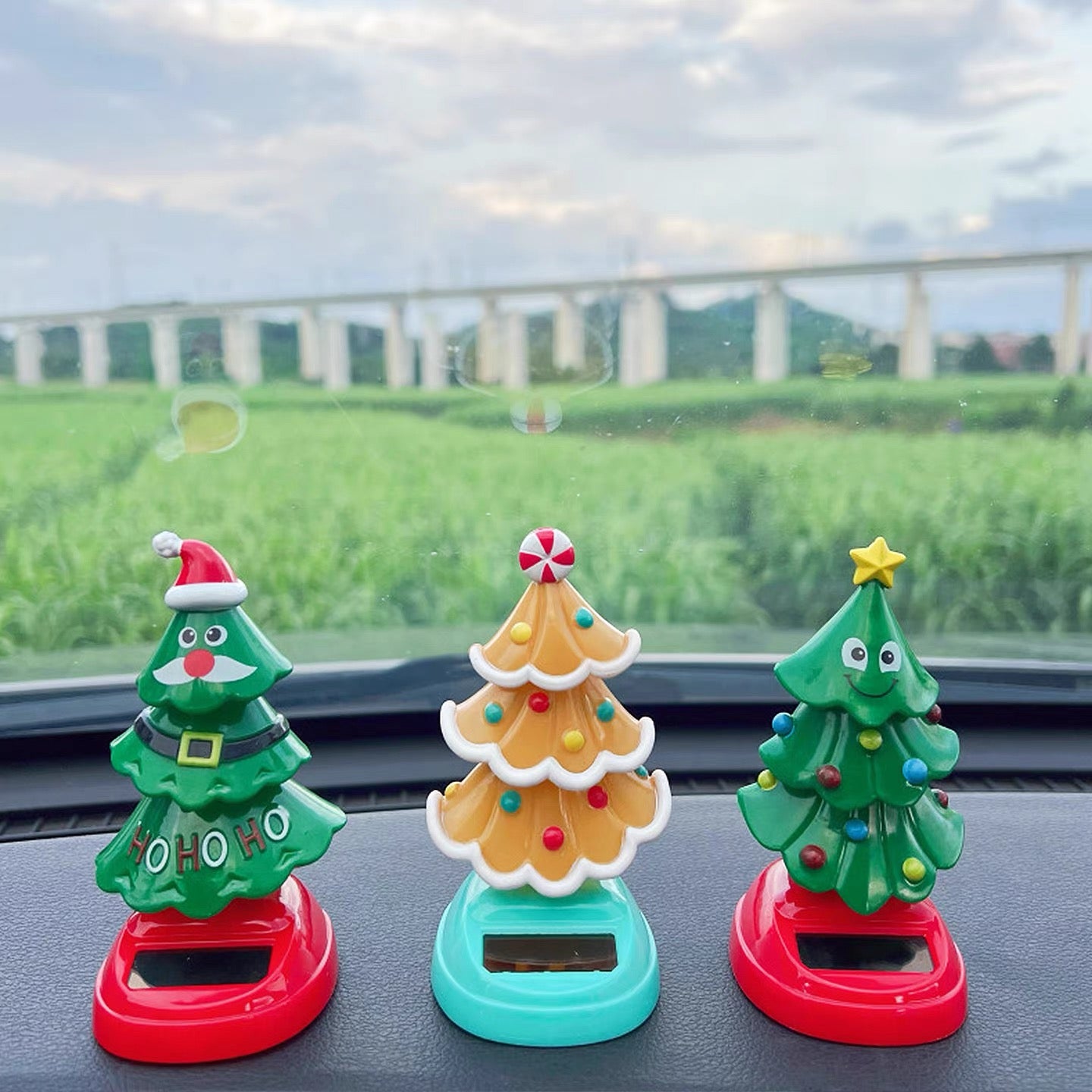 Solar Swinging Christmas Tree Car Ornament (Buy One Get One Free)