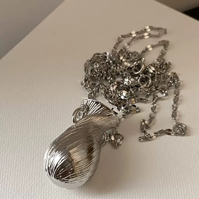 The Living Garden" Mini Vase Necklace - Portable Floral Vessel Jewelry（Buy one, get one free）