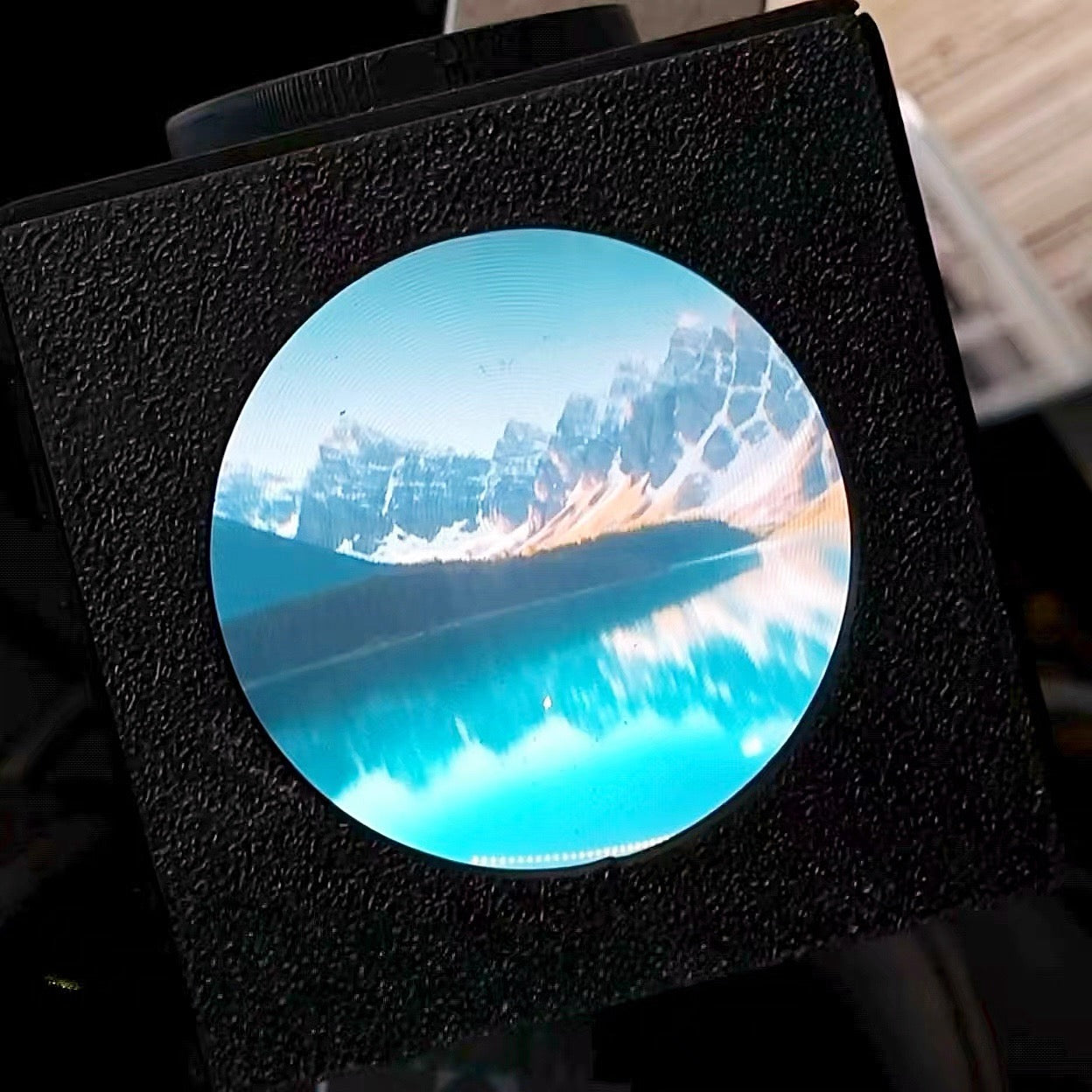 flat-waisted viewfinder