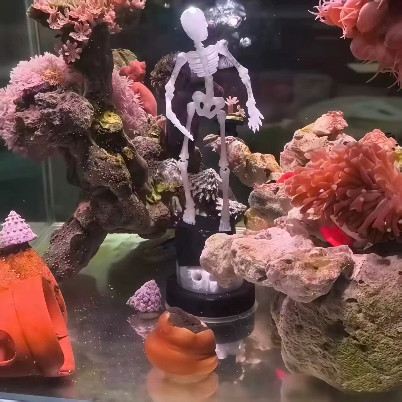 Bubble Dancing Skeleton Aquarium Ornament – Air Powered Fish Tank Decoration