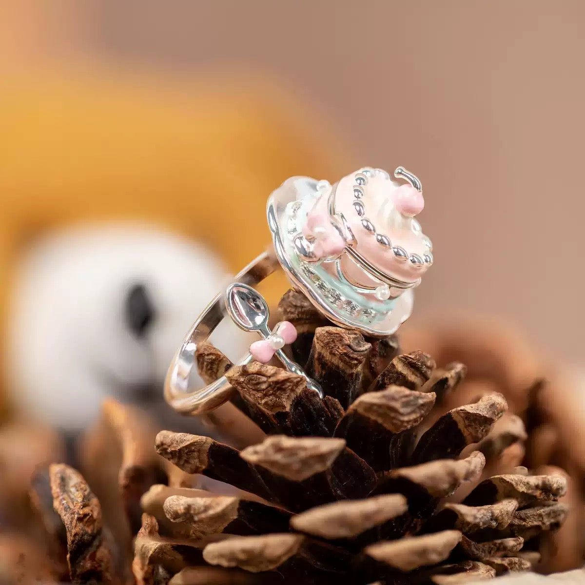 Sterling Silver Cream Cake Swivel Ring