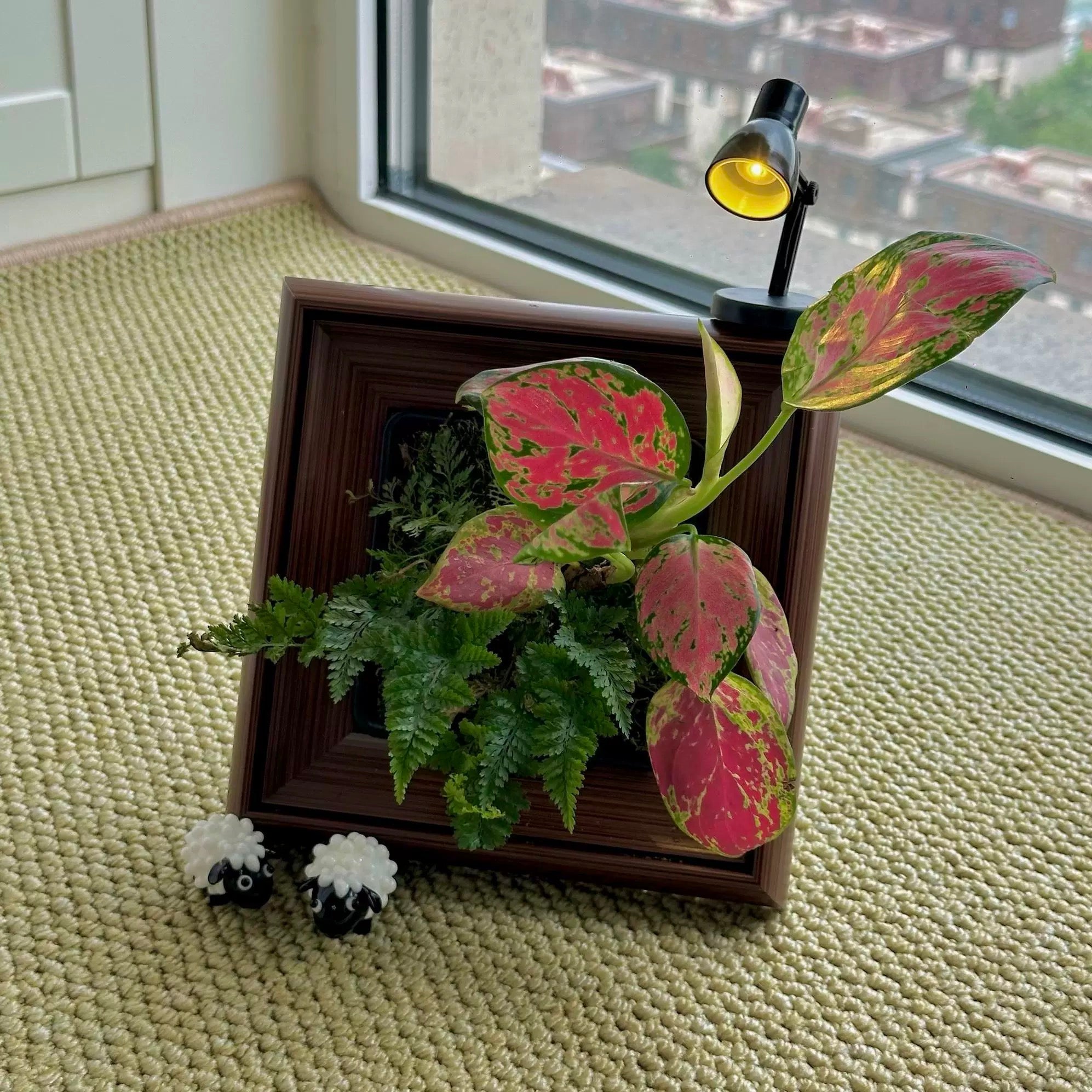 Oil Painting Picture Frame and Flower Pot with a Free Night Light