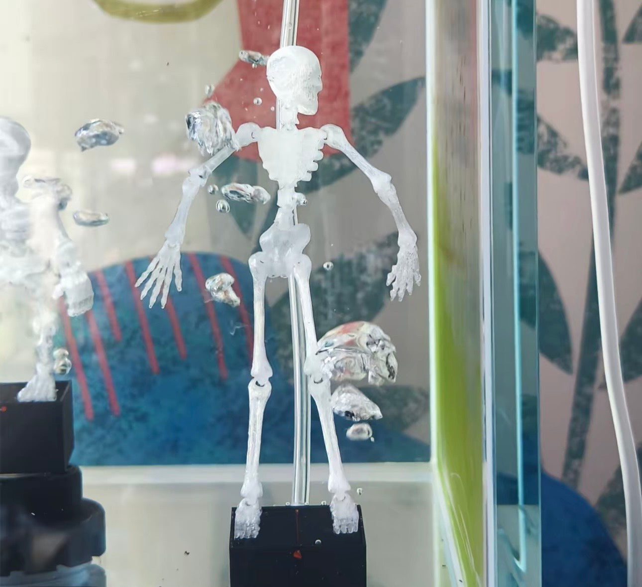 Bubble Dancing Skeleton Aquarium Ornament – Air Powered Fish Tank Decoration
