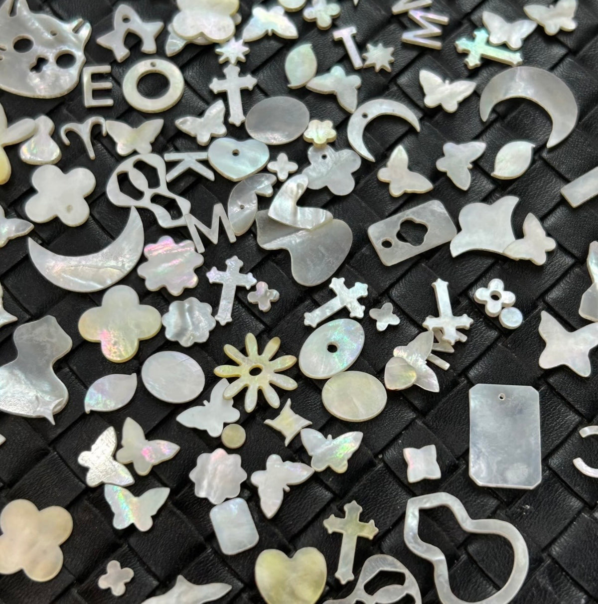 50pcs Natural Shell Charms for DIY Jewelry Making – Assorted Shapes