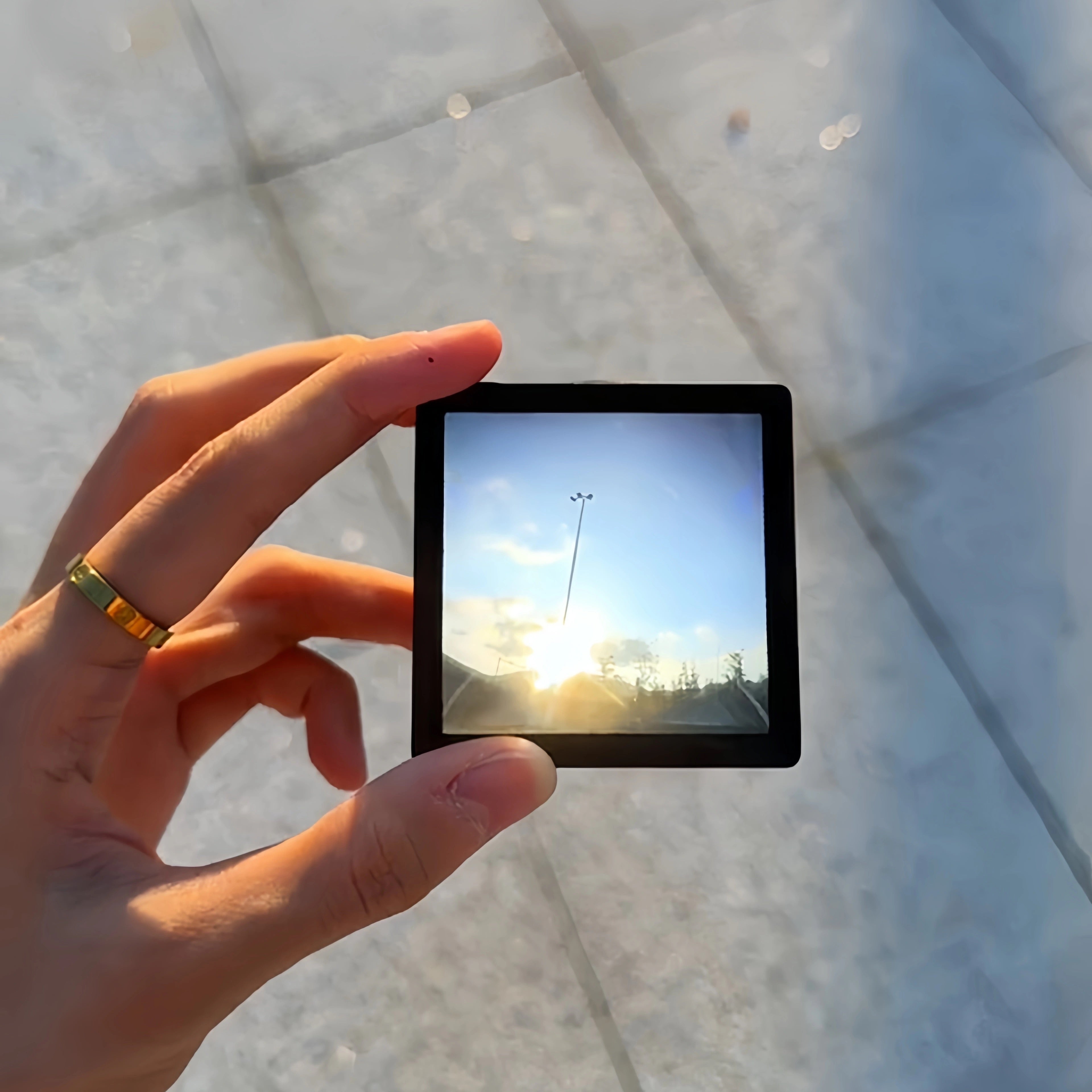 flat-waisted viewfinder