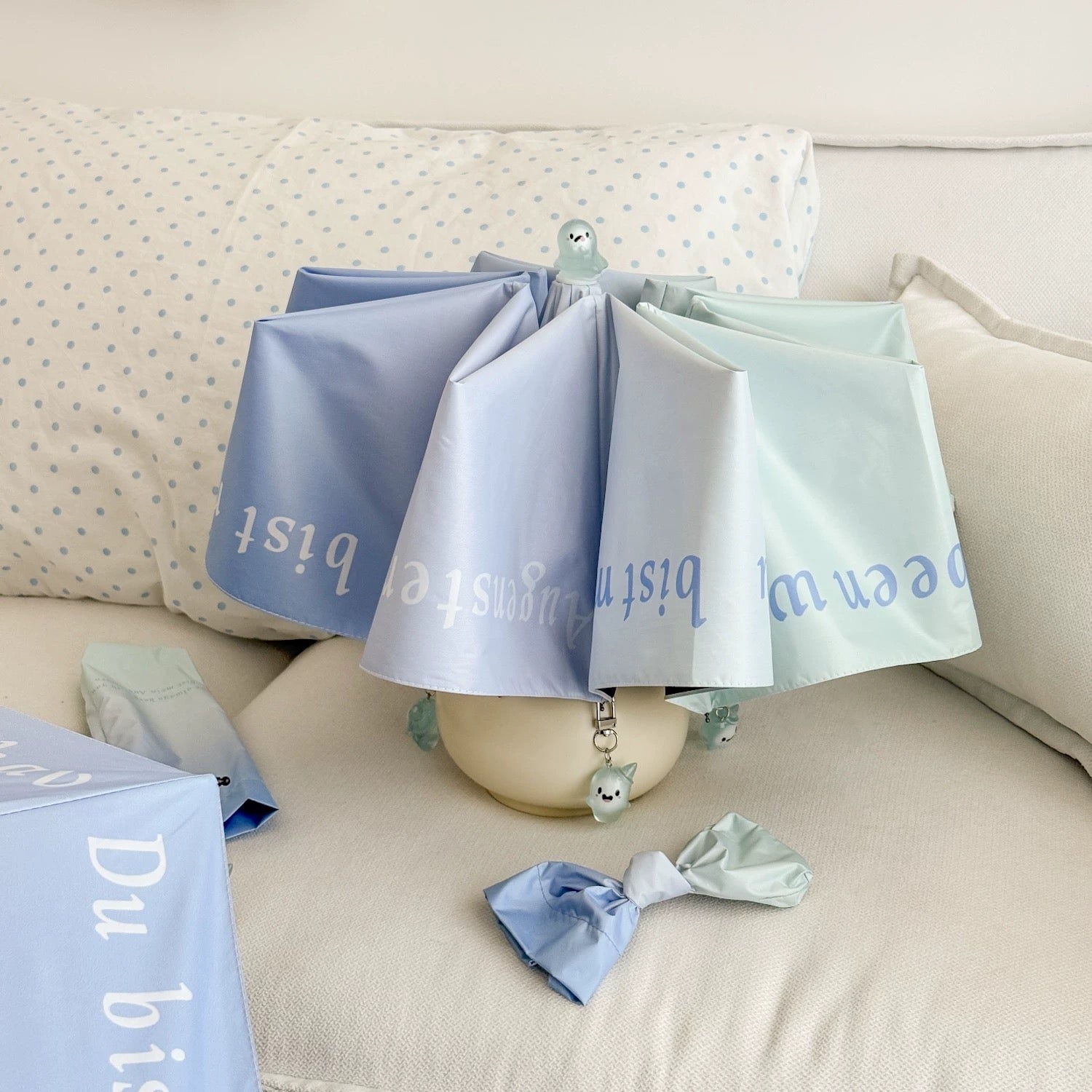 Glow-in-the-Dark Cute Ghost Pendant Umbrella – UPF 50+ UV Protection Sun & Rain Compact Parasol