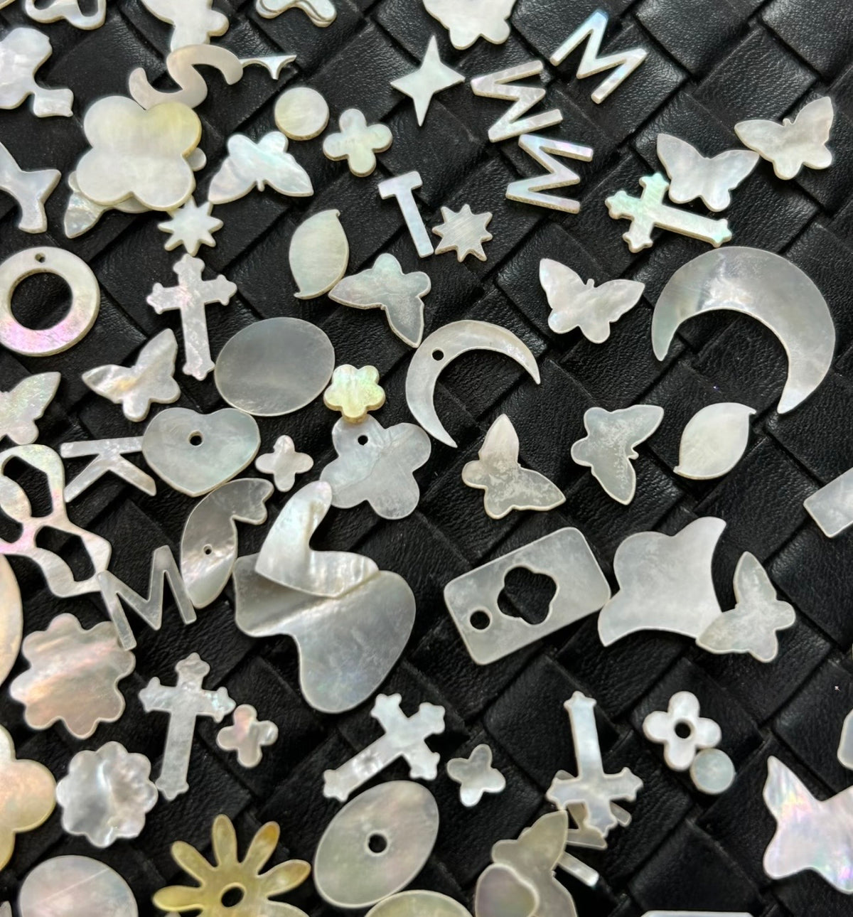 50pcs Natural Shell Charms for DIY Jewelry Making – Assorted Shapes