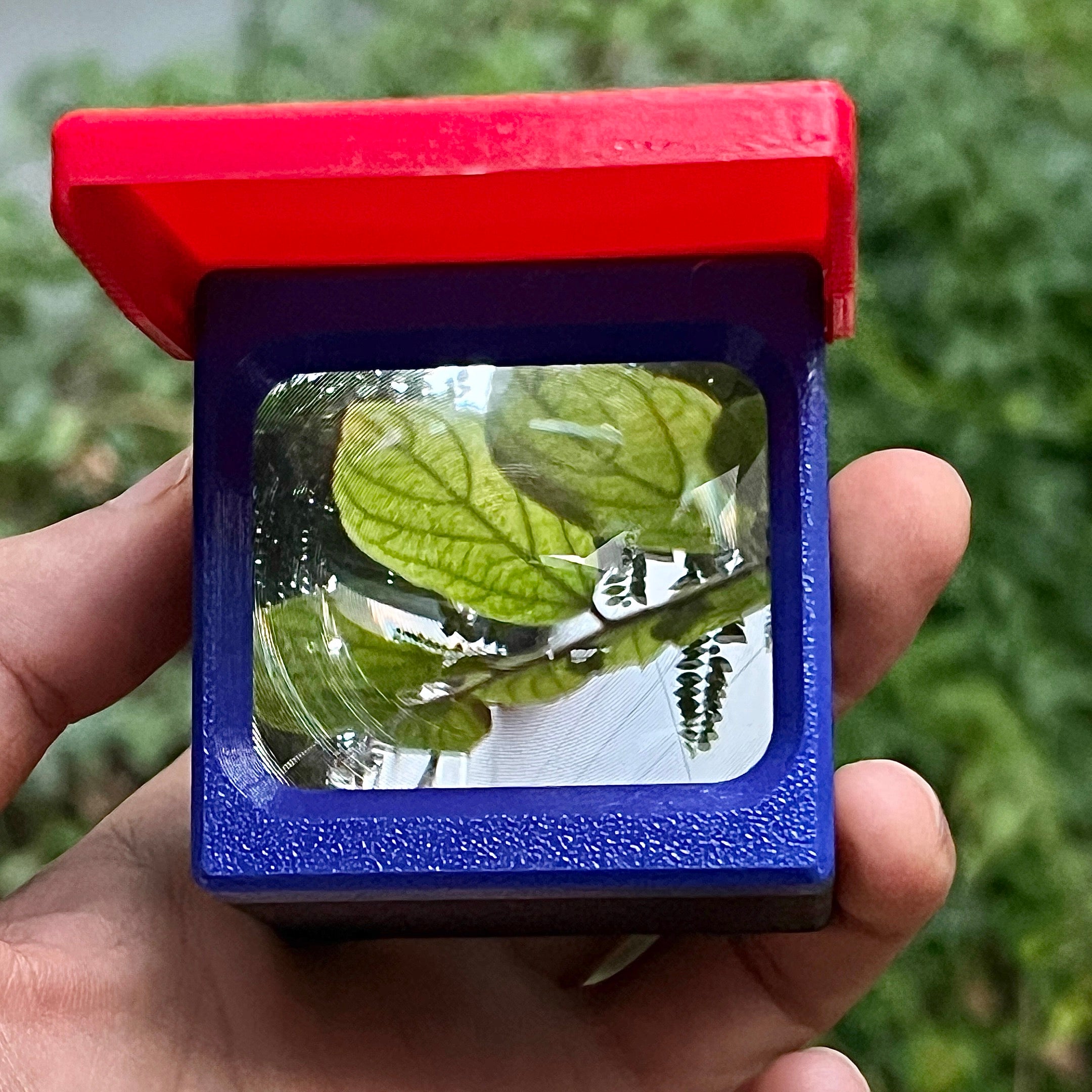 flat-waisted viewfinder
