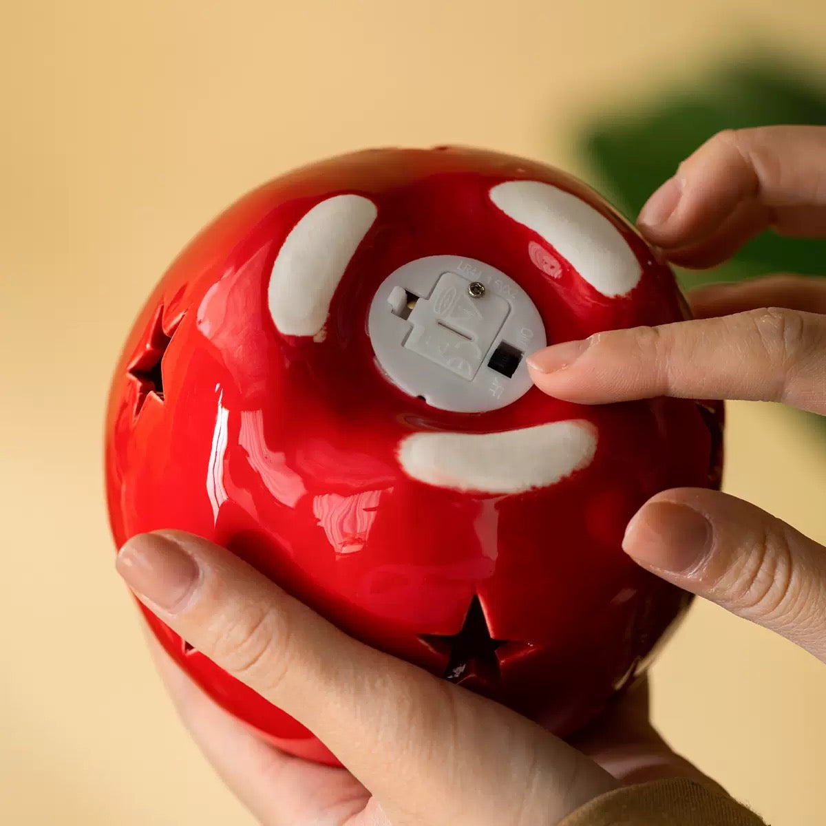 Ceramic Apple Star Projection Light – Christmas Decorative Lamp