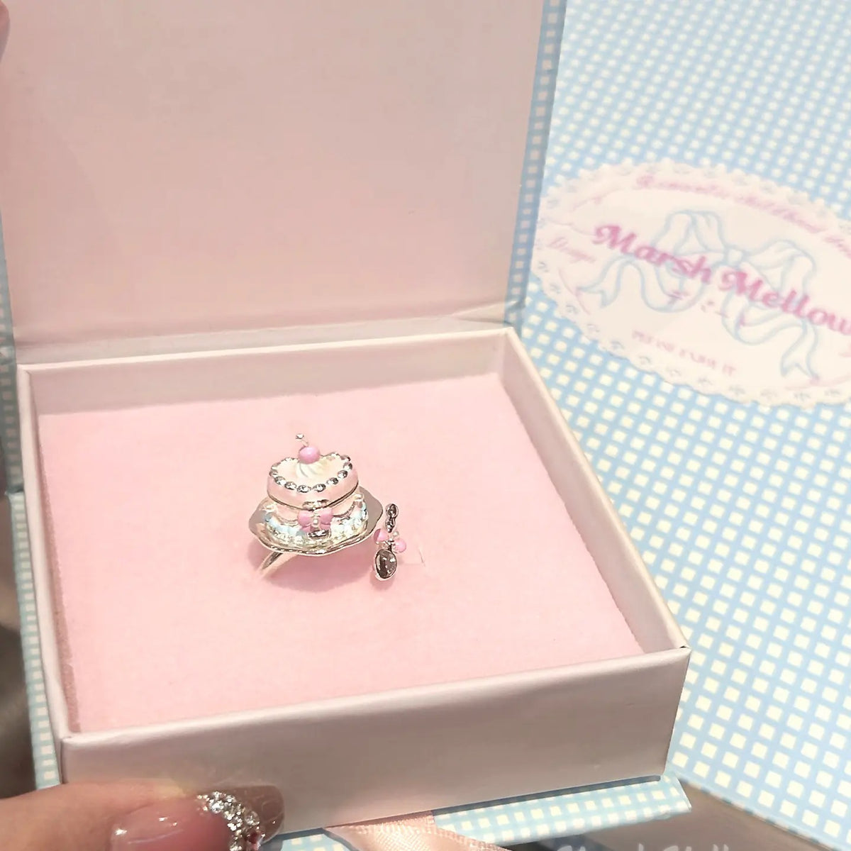 Sterling Silver Cream Cake Swivel Ring