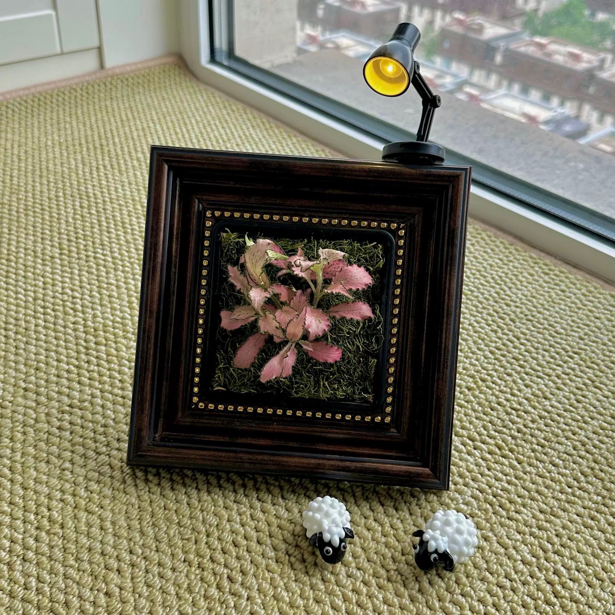 Oil Painting Picture Frame and Flower Pot with a Free Night Light